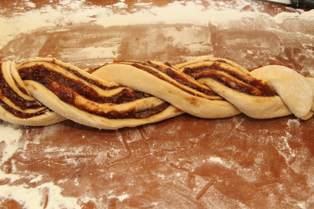 176 – LA RECETTE DU JEUDI : La BABKA AUX FRUITS DE TOU BISHVAT 